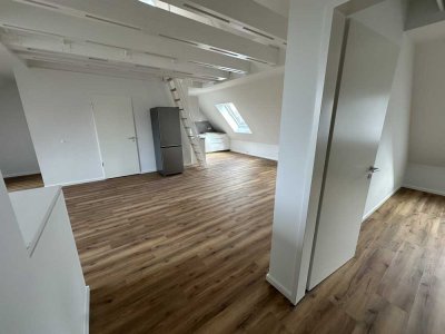 Helles Zwei-Zimmer-Loft über den Dächern Kiels