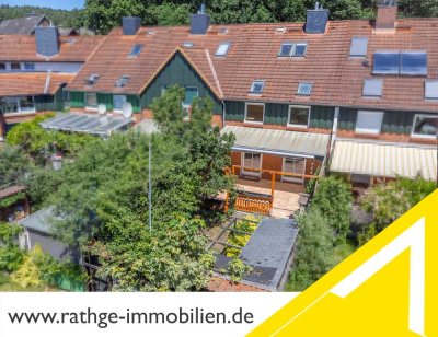 Geesthacht: Helles Mittelreihenhaus mit Vollkeller, Carport und sonniger Süd-West-Terrasse!