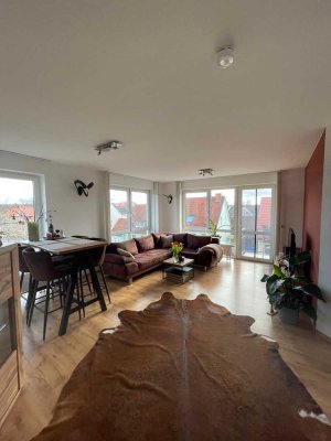 Helle 2-Zimmer-Wohnung mit Balkon und Tiefgaragenstellplatz