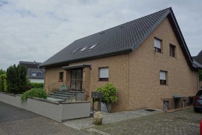 Möbliertes  1-Zimmer-Appartement  im Kölner Süden sucht ruhigen Mieter