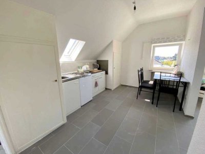 Möbliertes saniertes 2-Zimmer-Apartment in direkter Lage zum Flughafen, verfügbar, Ab Januar