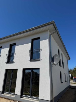 Umzug an die Ostsee oder  Kapitalanlage  - Einzug im August 25   moderne Haushälfte mit viel Komfort