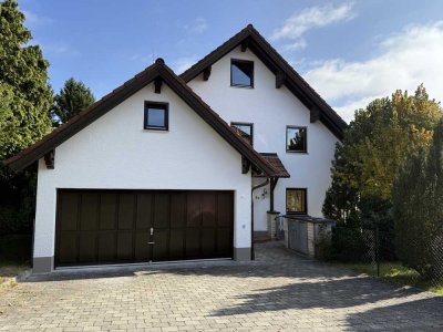 Geräumige und gehobene 4-Zimmer Wohnung mit Terasse und Garten