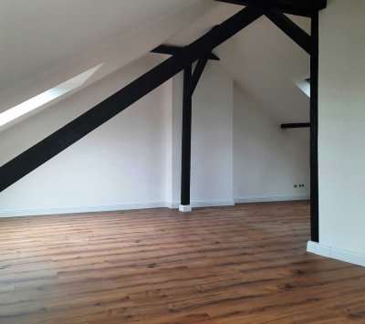 **Modernisierte und ausgefallene DG-Wohnung in Borbeck**