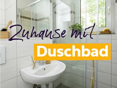 Viel Platz zum Leben: Großes Wohnzimmer, Aufzug und moderne Dusche inklusive. Bald verfügbar.