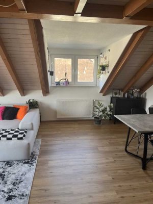 Charmante 2-Zimmer-Dachgeschosswohnung mit Balkon in Langen/Neurott - Ihr neues Zuhause!