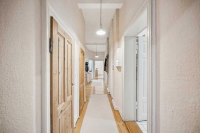 GROßZÜGIGE ALTBAUWOHNUNG MIT CHARME IN ZENTRALER LAGE BRAUNSCHWEIGS