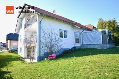 NEUwertige Wohnung mit Süd-Terrasse, Gärtchen und 2 Stellplätzen zum sofortigen Einzug