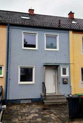 Geräumiges 4-Zimmer Haus in Augsburg-Haunstetten, Reihenmittelaus  mit Garage und Stellplatz