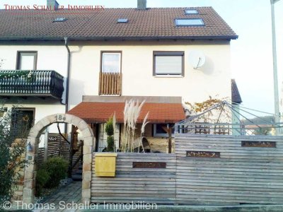 Schöne Doppelhaushälfte als private Wellnessoase – mit Pool, Werkstatt, Carport und Garten