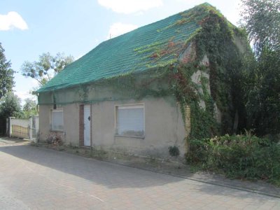 Abrissreifes Wohnhaus mit Garten in Zahna-Elster OT Zahna; Mindestgebot 3000 €; Exposee beachten!