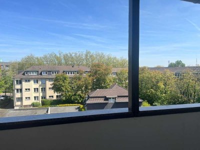 Ansprechende und gepflegte 3,5-Zimmer-Wohnung mit Balkon in Essen, Nähe Uniklinikum