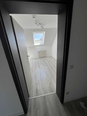 Komplett sanierte 4,5-Zimmer-Wohnung mit Balkon, Garage und PKW-Stellplatz in Niedereschach