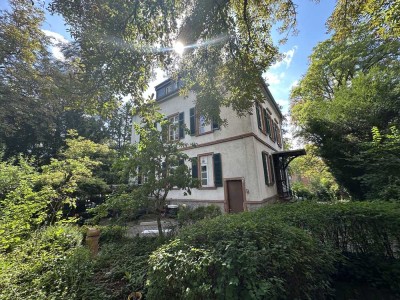 Villenanwesen mit zusätzlichem Bebauungspotential
