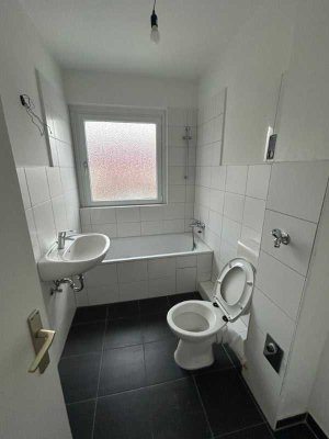 Vollständig renovierte 3‑Zimmer‑Erdgeschosswohnung mit Balkon zum 01.03.2026