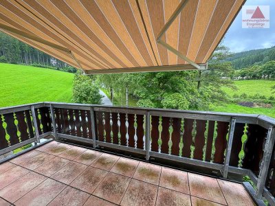 Traumhafte 3-Raum-Wohnung mit Balkon und Einbauküche im Grünen mit neuen Fußböden!