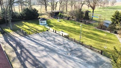 Pferdeliebhaber aufgepasst! Großes Wohn und Bürogebäude mit großen Grundstück in Hatten!