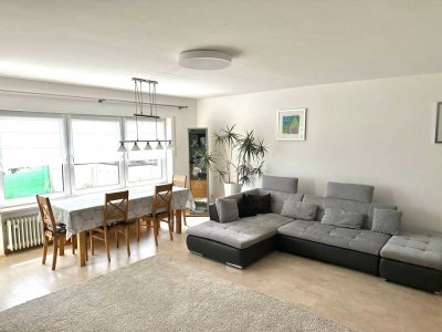 Helle, gepflegte 3-Zimmer-Hochparterre-Whg mit Balkon und EBK fußläufig zur S-Bahn in Rednitzhembach