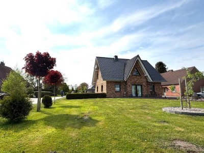 Gepflegtes 3-Giebel-Haus auf großem Grundstück