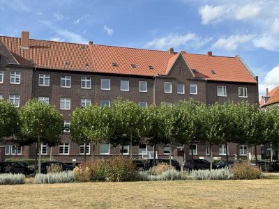 Geibelplatz! Außergewöhnliche Dachgeschoss Wohnung in einem Denkmal geschütztem Altbauwohnhaus...