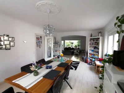 Innenstadt MG: Großzügige Wohnung mit gr. Wohn-/Esszimmer in ruhiger Lage