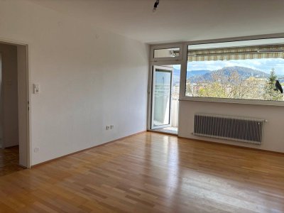 NÄHE ALTSTADT/HBF: Sonnige, renovierte 4-Zimmer-Wohnung mit Loggia und Panoramablick