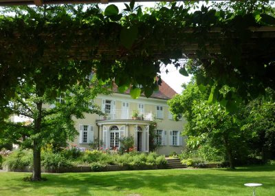 Eine Filetstück auf dem Immobilienmarkt - Villa mit einem unverbaubaren Grundstück mit 6000m²