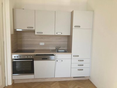 Renovierter Altbau mit Balkon - Generationenwohnhaus Triester Straße 12 Top 4 - [GF,TS]