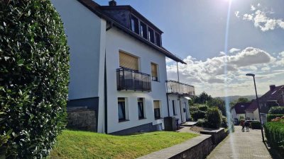 Ruhige Wohnung mit Terrasse und Einbauküche