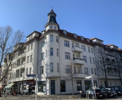 "Lichtenberg: Kapitalanlage mit Perspektive - vermietete Dachgeschosswohnung mit 4 Zimmern"