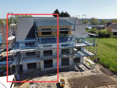 Moderne Haushälfte mit großem Grundstück und 2. Wohneinheit