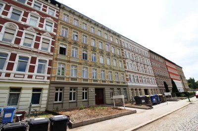 Ruhiges Wohnen in Buckau – 2 Zimmer mit Terrasse inkl. Tageslichtbad mit Dusche + Abstellraum