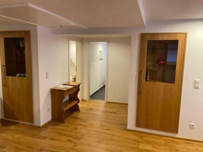 Reutlingen-City Helle vollmöblierte 2-Zimmer-DG-Wohnung