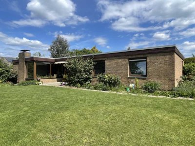 Modernisierter Familienbungalow mit Einliegerwohnung, großem Keller & Südwestgarten  RESERVIERT