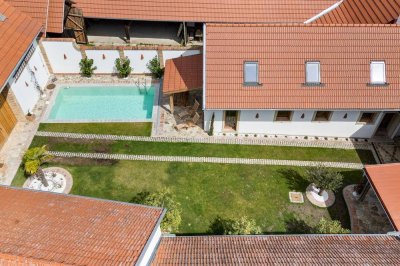 Renovierter, historischer Vierkanthof -nur 40 Minuten von Wien im westlichen Weinviertel