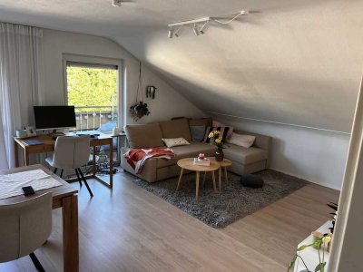 Charmante 2-Zimmer-Dachgeschosswohnung in ruhiger Lage von Gerlingen