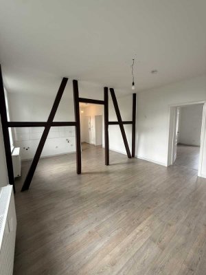 Lichtdurchflutete 3-Zimmer-Wohnung mit Balkon & Stellplatz – ab 01.07.2025