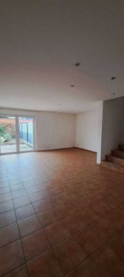 Reihenmittelhaus mit Terrasse und Werkstatt für Hobbyhandwerker