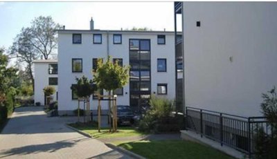 Kapitalanlage in Groß Flottbek: kernsanierte 3-Zimmer-Wohnung mit Terrasse & Staffelmiete
