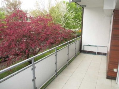 **GARTENSTADT Gepflegte Wohnung mit Westbalkon, Holzböden, Laminat, Fliesen & Duschbad