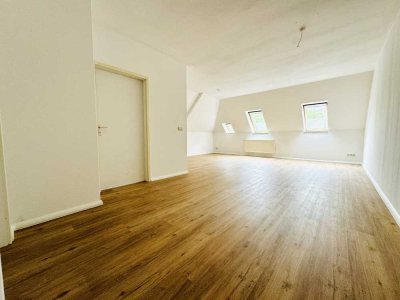 schicke 2 Raum DG-Raum-Wohnung in Leipzig / Gohlis ***TOP*** viel Platz; citnah