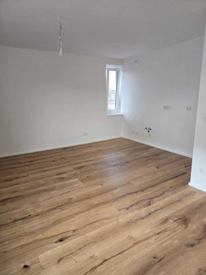 Komplett renovierte 1,5-Zimmer-Wohnung mit Wohnküche zwischen Waldfriedhof und Südpark