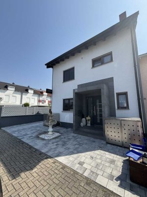Familienfreundliches XXL-Reihenendhaus mit Garten, Sauna & Separatem Büro / Praxis /  ELW