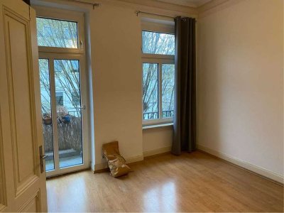 Schöne 2 Zimmer Altbauwohnung mit Balkon in Denkmal im Herzen der Bonner Südstadt