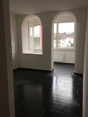 Moderne 2 RKDB Wohnung, große Wohnküche, weißes Duschbad,