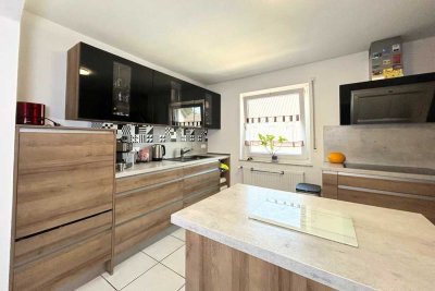 **RESERVIERT** Mehrgenerationenhaus mit zwei Wohneinheiten - für Familien und für Kapitalanleger