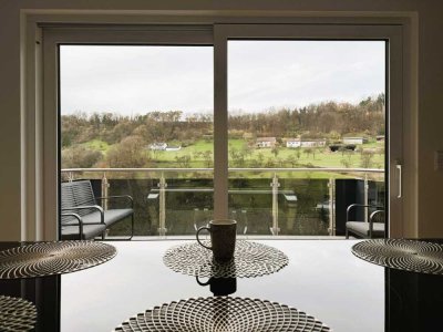 Positiver Cashflow im Neubau! Haus am Hang mit malerischem Ausblick!