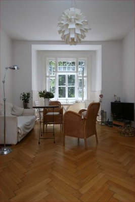 Wunderschöne Wohnung in historischem Altbau mit Blick in den Park