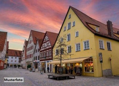 +++ 2-Zimmer-Erdgeschosswohnung mit Garten und Stellplatz +++