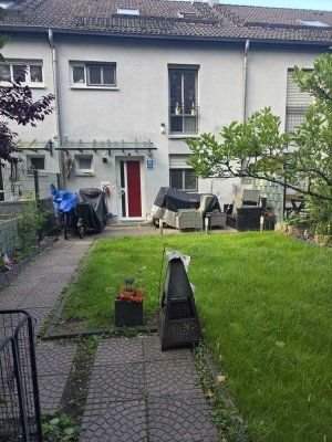 Ihr neues Zuhause im Grünen- Geräumiges Reihenhaus mit Vollkeller in begehrter Lage